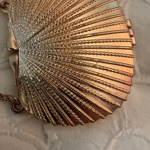 Gold Shell Pendant Necklace - Picture 6 of 6
